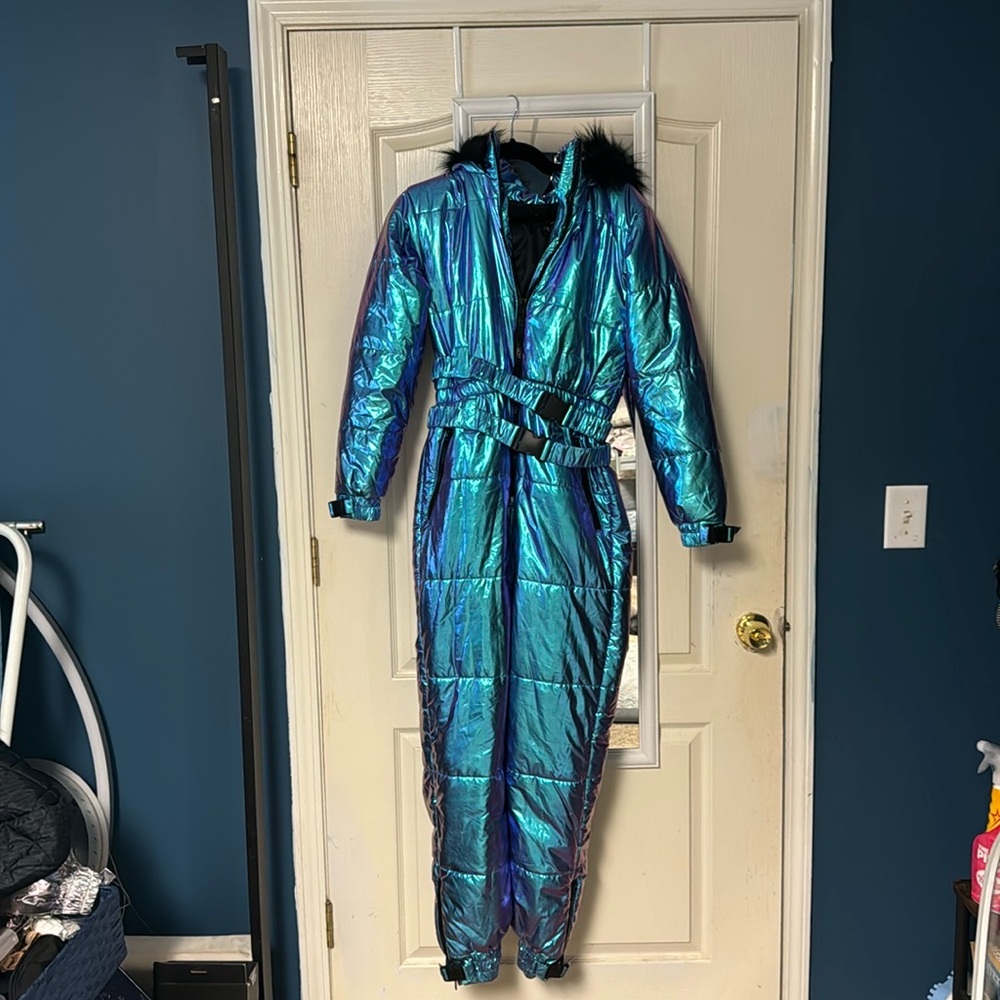 Ski suit